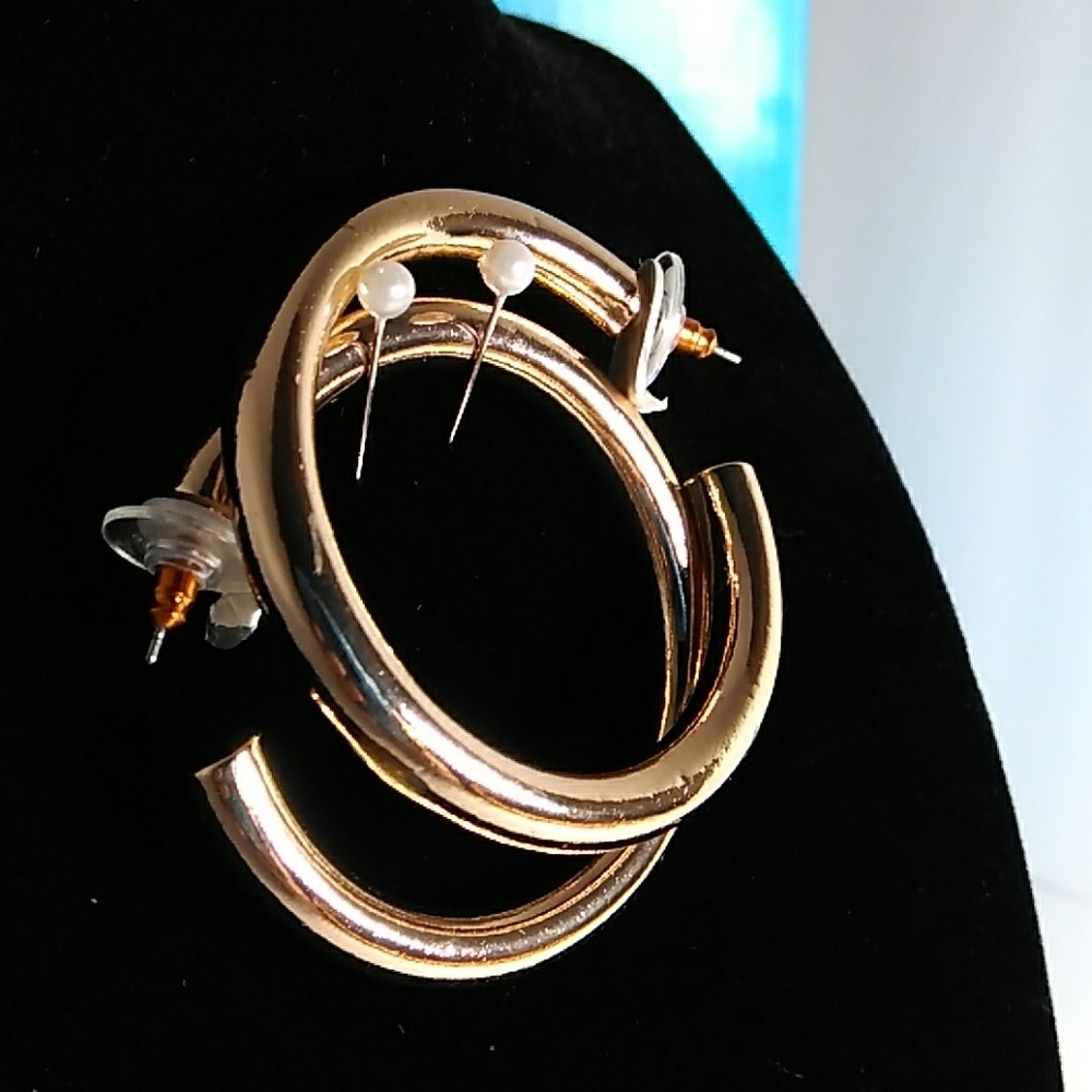 Earrings - Picture 3 of 3